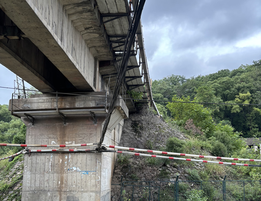 土石方开挖涉铁爆破振动监测